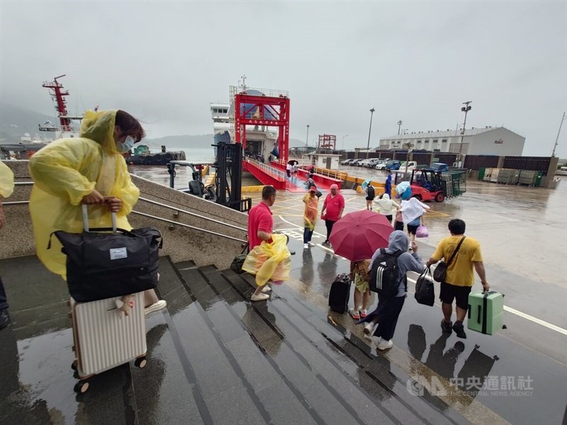 Stranded travelers eventually left Fuao Harbor, Nangan, via the transport of New Tamia (新臺馬輪) back to theTaiwan Main island on Wednesday Morning. CNA photo July 9, 2025