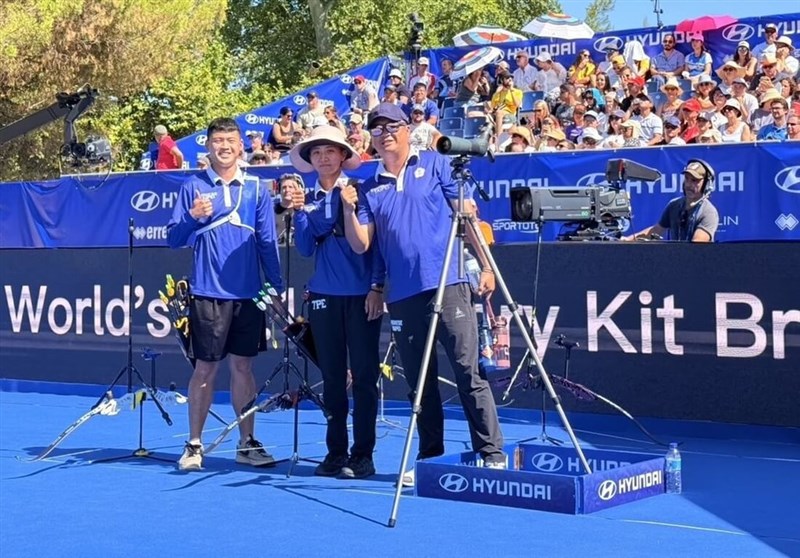 Taiwanese archers Tang Chih-chun (front left) and Chiu Yi-ching (front center) pose with head coach Liu Chan-ming (front right) at the Archery World Cup in Madrid, Spain, Sunday. Photo courtesy of the Chinese Taipei Archery Association July 13, 2025