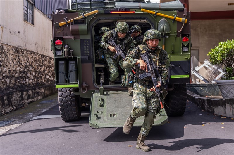 The Fifth Theater of Command conducts a deep defense combat drill in Taichung on Wednesday. Photo Courtesy of Military News Agency July 16, 2025