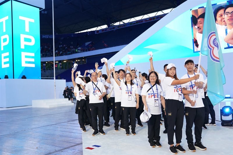 Taiwanese athletes, including Taiwanese fencer Chen Yi-tung and tennis player Yang Ya-yi, attend the 2025 Summer World University Games' opening ceremony in Germany on Wednesday. Photo courtesy of the Chinese Taipei University Sports Federation