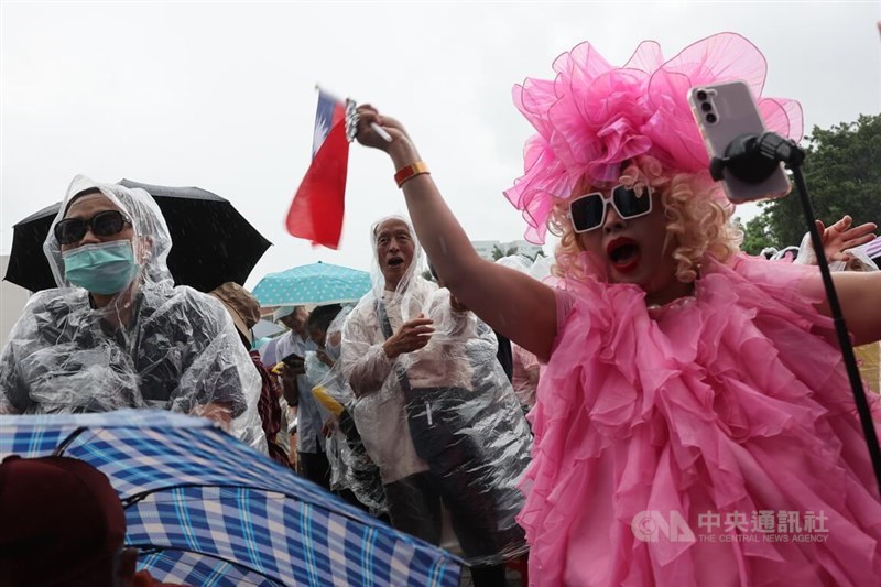 Protesters at the KMT rally against the recall votes in Banqiao, New Taipei, on Saturday. CNA photo July 19, 2025