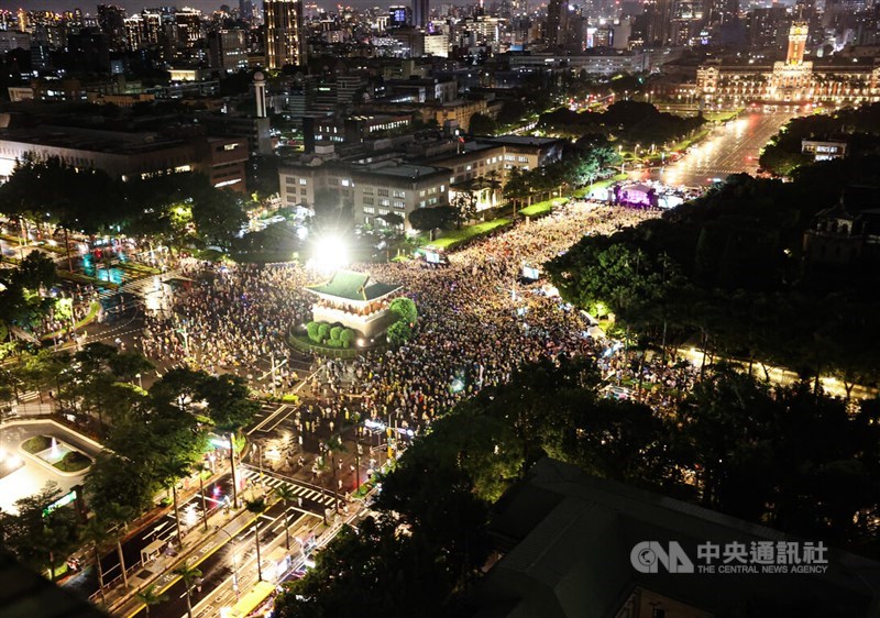 A pre-election rally in support of recalling KMT lawmakers is held on Thursday night. CNA photo July 24, 2025