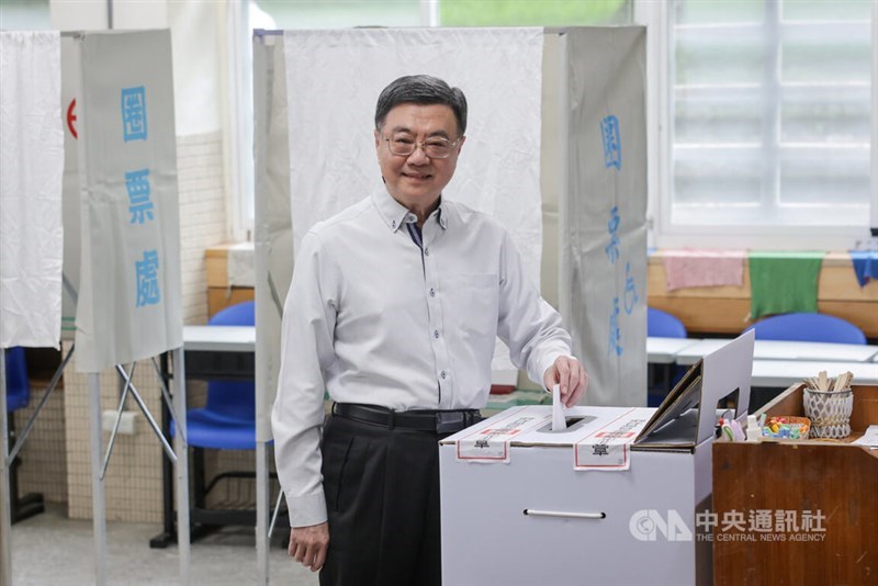 Premier Cho Jung-tai casts his ballots at a polling station in Taipei's Neihu District Saturday morning. CNA photo July 26, 2025