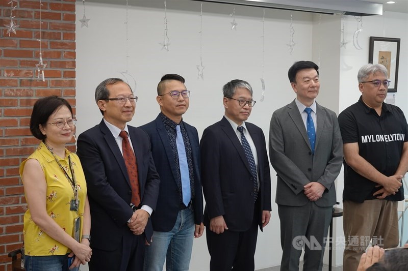 Guests attending a forum held on Sunday by the Taiwan Inspiration Association to review the recall vote results a day earlier pose for a group photo at the event. CNA photo July 27, 2025