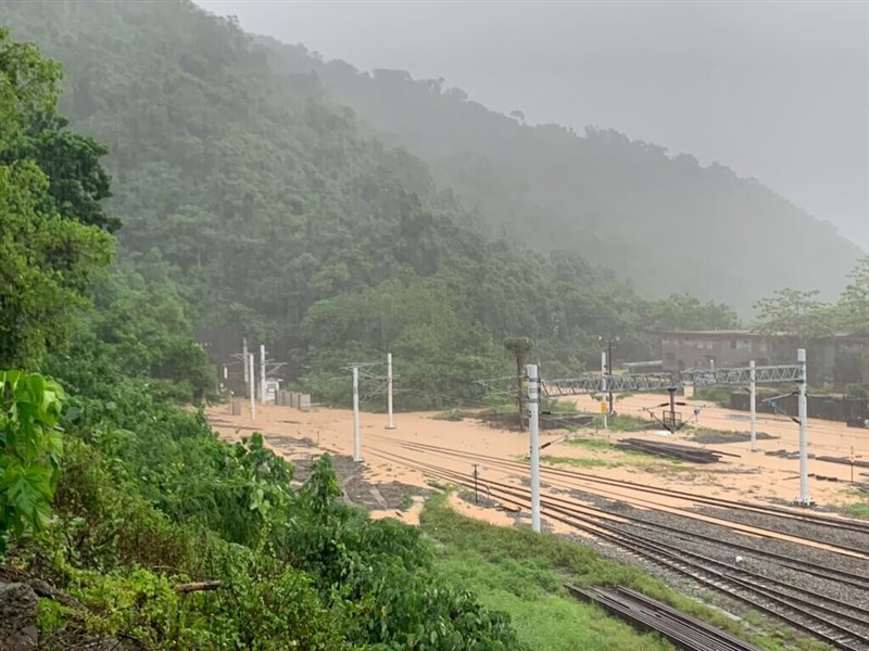 A landslide sweeps over the railway in Taitung County on Saturday. CNA photo Aug. 2, 2025
