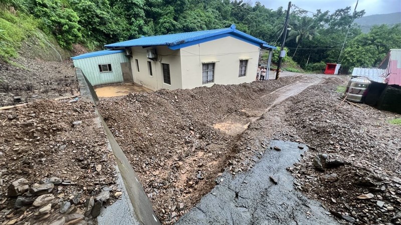 A scene of heavy rainfall in Taitung County on Saturday. CNA photo Aug. 2, 2025