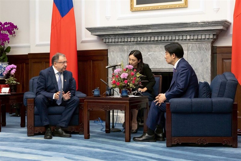 President Lai Ching-te (right) greets the cross-party delegation from Ukraine's parliament in Taipei on Thursday. Photo courtesy of the Office of the President Aug. 7, 2025