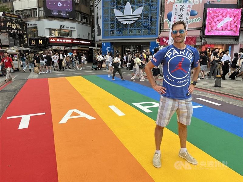French tourist Matthieu prefers the repainted “Rainbow Six,” saying the buildings in the new backdrop “look a bit newer” than those in the old one. CNA photo Aug. 9, 2025