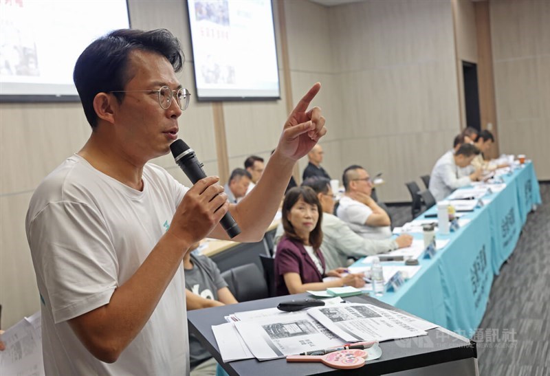 Taiwan Peoples Party Chairman Huang Kuo-chang (front) at the party's annual congress in Taoyuan Sunday. CNA photo Aug. 10, 2025