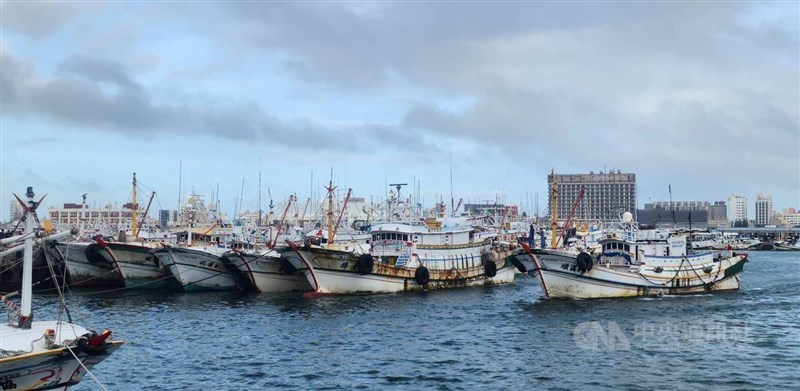 Fishing vessels dock at the Port of Penghu in Penghu County on Wednesday. CNA photo Aug. 13, 2025.
