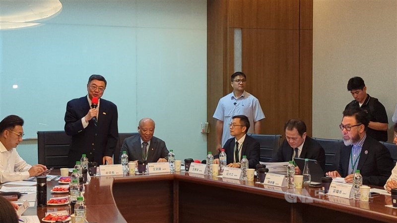 Premier Cho Jung-tai (second left). Aug. 14, 2025