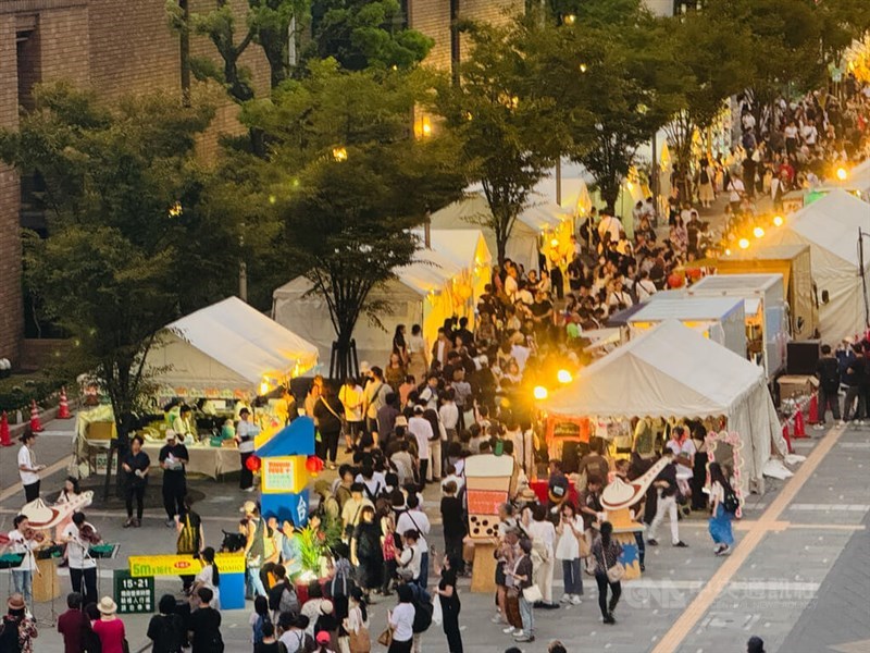 The 2025 Taiwan Plus event draws a crowd to Nakanoshima Park on Sunday. CNA photo Aug. 17, 2025