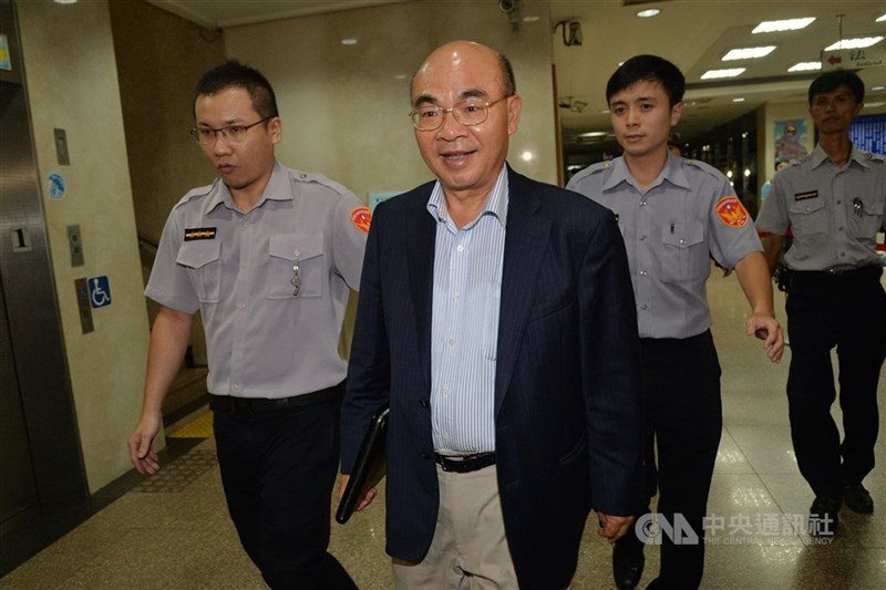 Former Mega Financial Holding Co. Chairman Mckinney Tsai (second left). CNA file photo