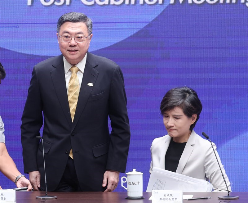 Premier Cho Jung-tai (left). CNA photo Aug. 21, 2025