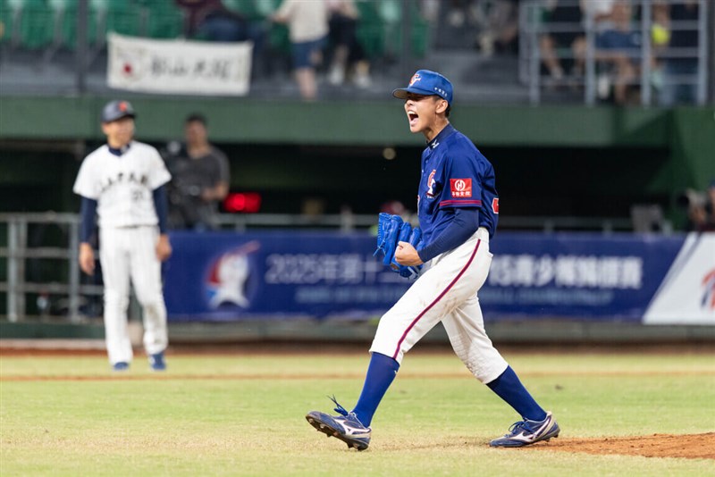 Taiwanese starter Ko Shao-chieh (right) celebrates after a successful inning. Photo courtesy of the Chinese Taipei Baseball Association Aug. 23, 2025