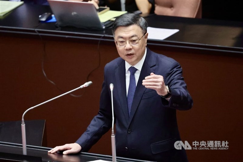 Premier Cho Jung-tai answers questions from lawmakers at the Legislative Yuan on Monday. CNA photo, Aug. 25, 2025