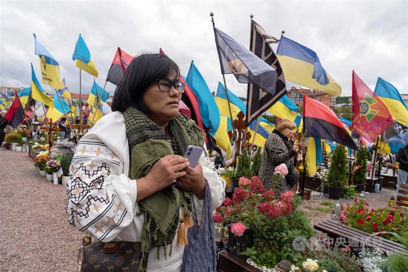 Su Yu-jou, the mother of a deceased Taiwanese soldier Tseng Sheng-guang, revisits Ukraine on Tuesday. CNA photo Aug. 25, 2025
