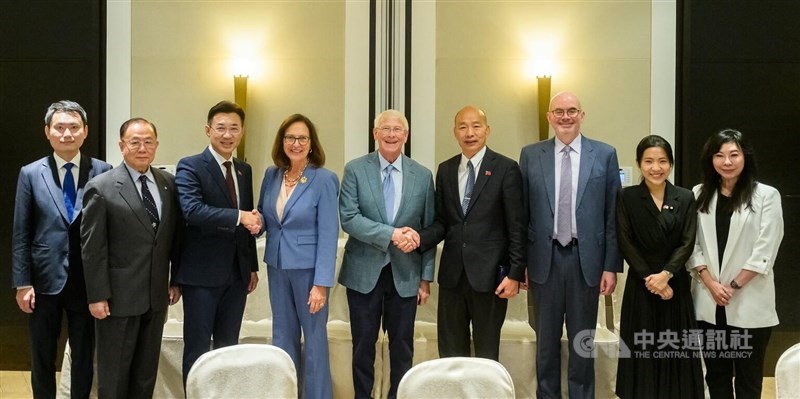 Legislative Yuan Speaker Han Kuo-yu (fourth right) and Deputy Speaker Johnny Chiang (third left) greet U.S. Senators Roger Wicker (center) and Deb Fischer (fourth left) in Taipei on Saturday. Photo taken from Johnny Chiang's Facebook page Aug. 30, 2025