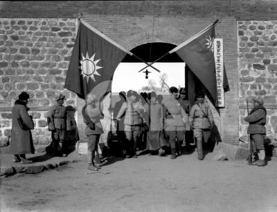 KMT military servicemen bring news of the Battle of Rehe against the Japanese Empire in 1933. CNA file photo