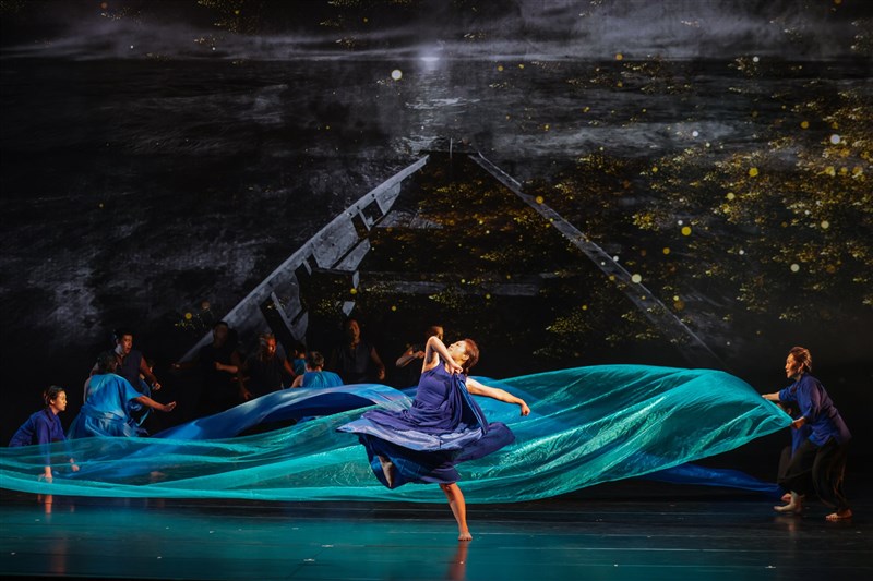 Performers take the stage at the inaugural ceremony of the Matsu Biennial in Lianchiang County (Matsu Islands) on Friday. CNA photo Sept. 5, 2025