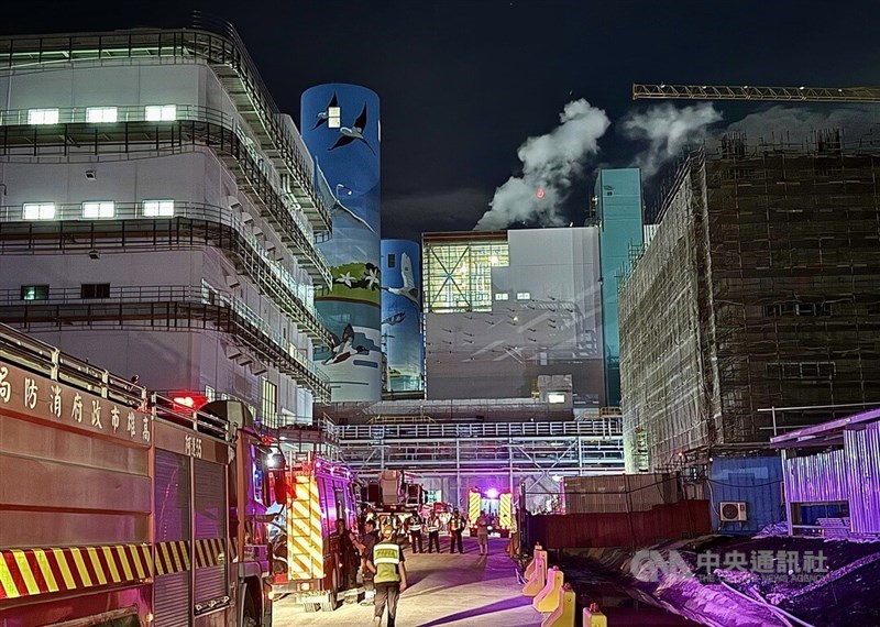 Fire breaks out at Hsinta Power Plant in Kaohsiung on Tuesday. CNA photo Sept. 9, 2025