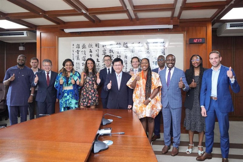 A French-African Foundation delegation meets with Foreign Minister Lin Chia-lung in Taipei on Sept. 9, 2025. Photo courtesy of the Ministry of Foreign Affairs