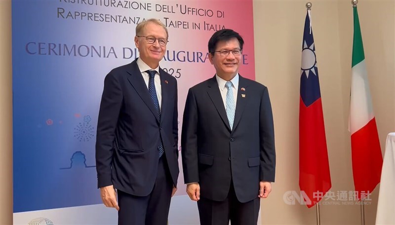 Italy-Taiwan Parliamentary Friendship Group President and Senator Lucio Malan poses for a photo with Taiwan’s Foreign Minister Lin Chia-lung in Italy on Thursday. CNA photo Sept. 17, 2025
