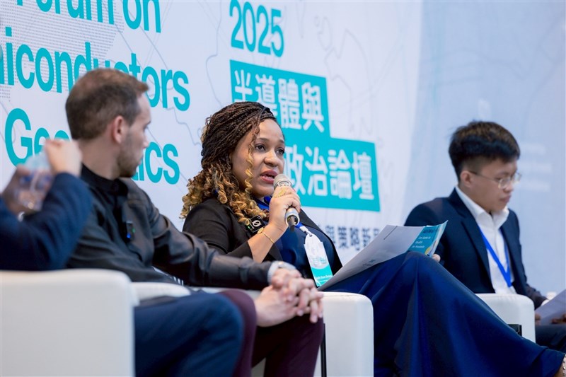 African entrepreneur Joëlle Itoua Owona speaks at a forum hosted by the Research Institute for Democracy, Society, and Emerging Technology (DSET) in Taipei on Sept. 9, 2025. Photo courtesy of DSET