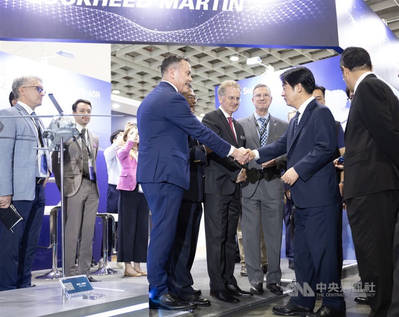 President Lai Ching-te shakes hands with representatives from the companies in the U.S. sections in Taipei on Wednesday. CNA photo Sept. 19, 2025