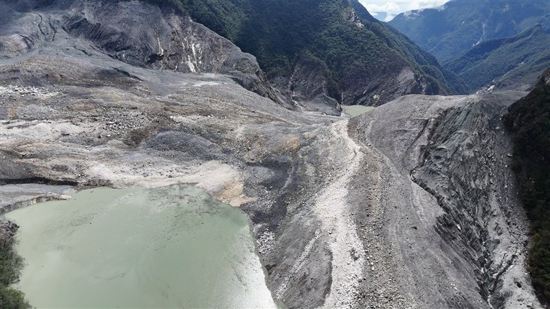 The Matai'an Creek barrier lake before overflowing. Photo courtesy of the Forestry and Nature Conservation Agency