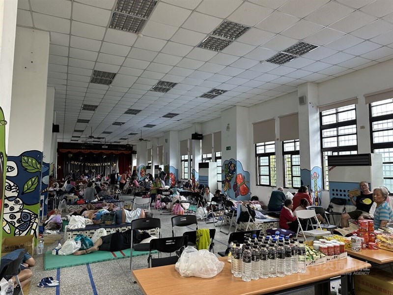 More than 600 people are still living in shelters in Hualien County due to severe flooding caused by a breached barrier lake, which had forced the evacuation of over 5000 people. CNA photo Sept. 24, 2025