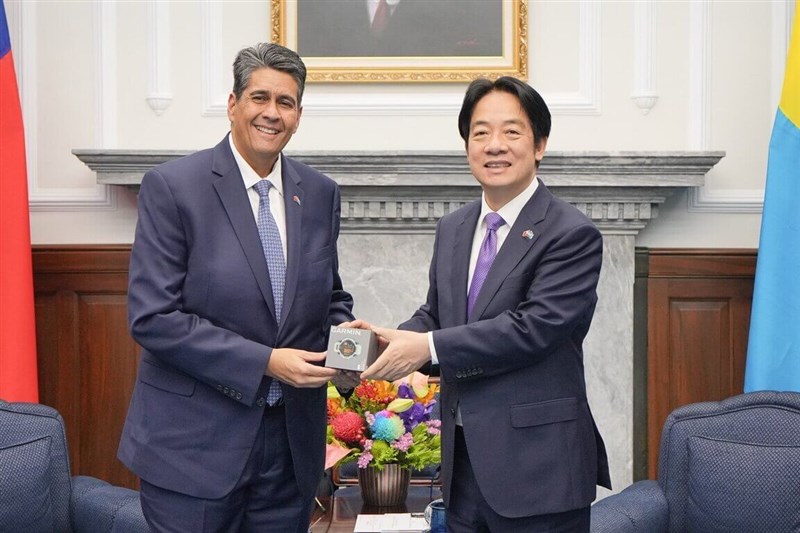 President Lai Ching-te (right) greets Palauan President Surangel S. Whipps Jr. in Taipei in May. Photo courtesy of the MOFA