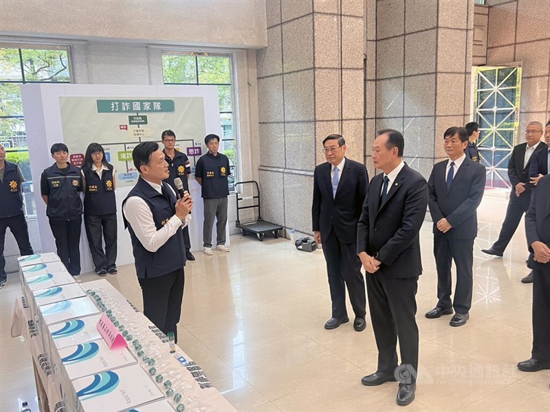 CIB Director-General Chou Yu-wei (front left) hosts a press event in Taipei on Friday. Photo courtesy of the local authority