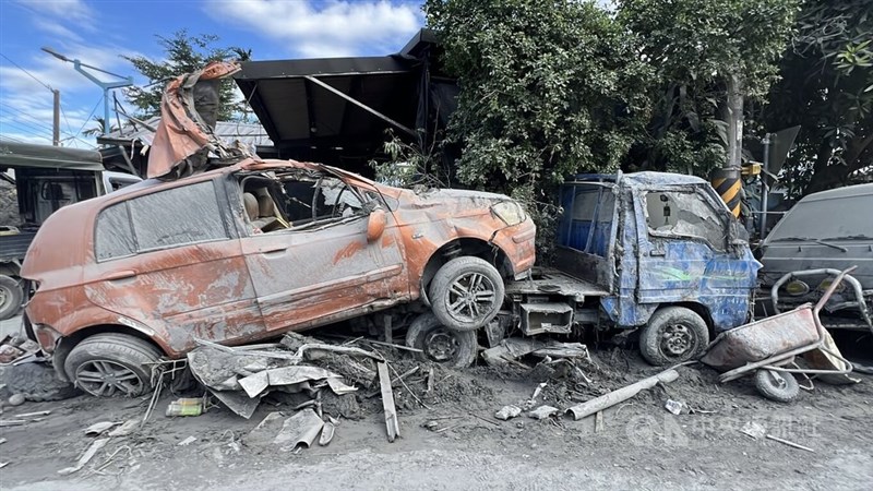 Wrecked cars, trucks and carts lie in the aftermath of flooding in Guangfu Township, Hualien County, on Tuesday. CNA photo Sept. 20, 2025