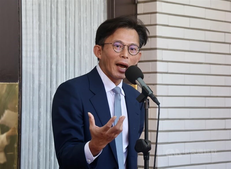 Taiwan People’s Party Chairman Huang Kuo-chang speaks outside the Legislative Yuan in Taipei on Friday. CNA photo Oct. 3, 2025