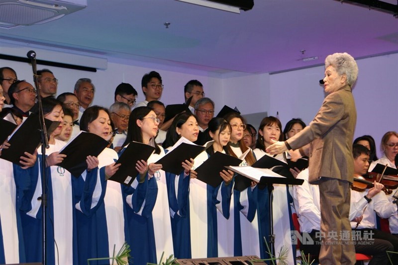 A Brazilian-Taiwanese choir performs worships songs and hymns at the Overseas Community Affairs Council in São Paulo to celebrate the 55th anniversary of the Presbyterian Church of Formosa of Brazil: Tai-An in August. CNA photo Aug. 18, 2025
