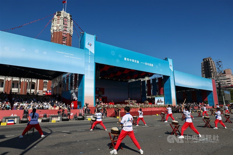 The Taiwan Taiko Association opens Taiwan's National Day celebrations with a 100 drummer performance in front of the Presidential Office on Friday. CNA photo Oct. 10, 2025