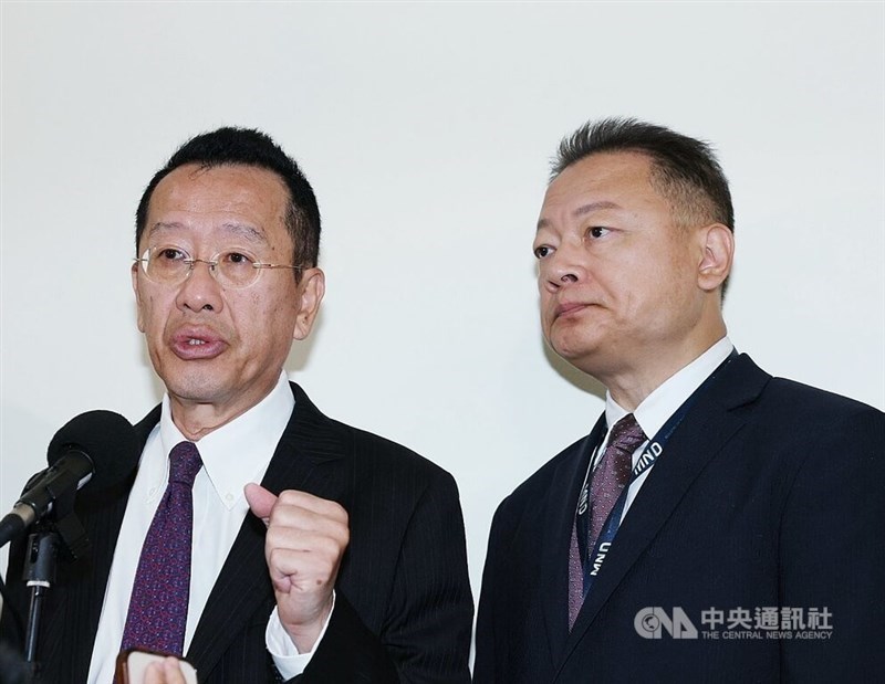 Defense Minister Wellington Koo (left). CNA photo Oct. 13, 2025