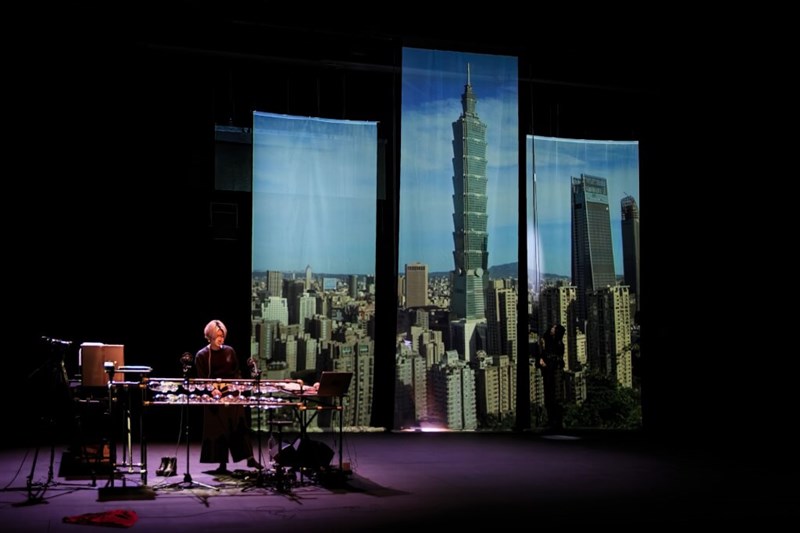 A scene from the stage play “This Is Not an Embassy (Made in Taiwan)” in Paris, France, on Monday. Photo courtesy of Claudia Ndebele