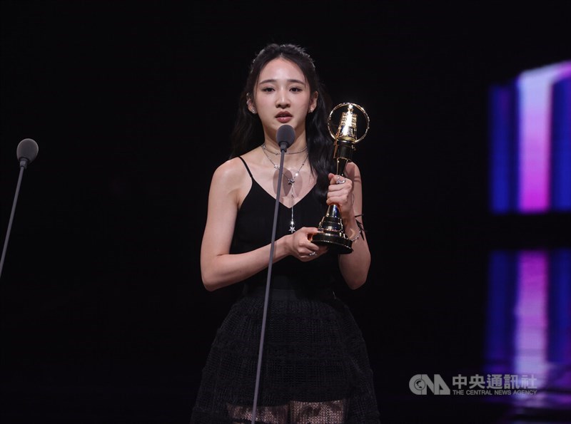 Actress Moon Lee wins the Best Supporting Actress award for the second time for her role as Hsiao Meng (曉孟) in The Victims' Game Season 2 in Taipei on Saturday. CNA photo Oct. 18, 2025
