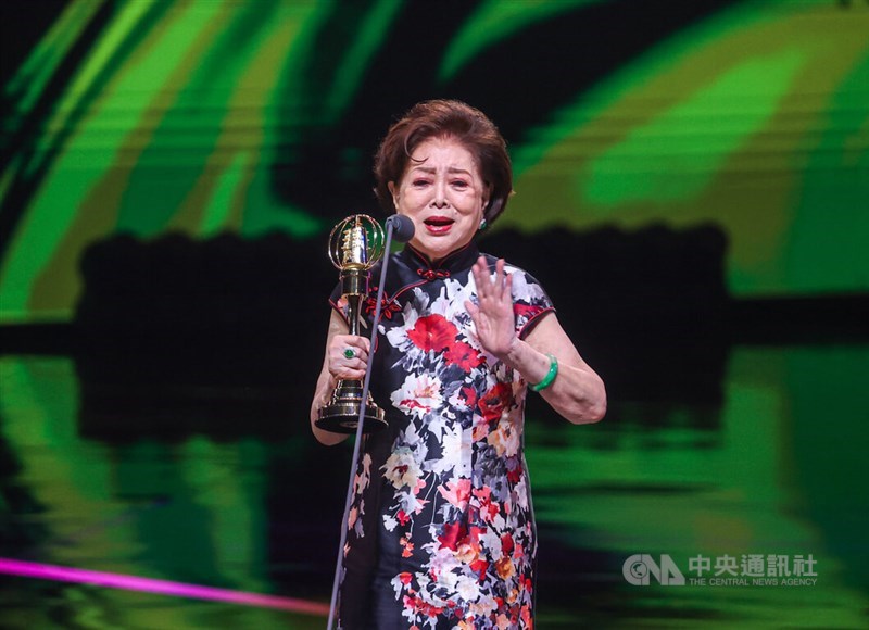 Actress Chen Shu-fang holds her Golden Bell trophy close as she delivers a heartfelt acceptance speech in Taipei on Saturday. CNA photo Oct. 18, 2025