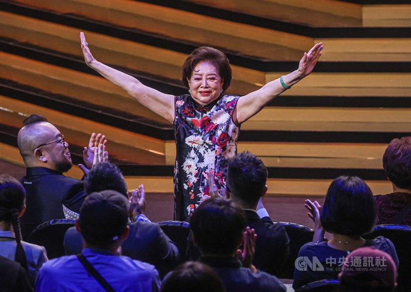 Actress Chen Shu-fang greets the audience before accepting her award. CNA photo Oct. 18, 2025