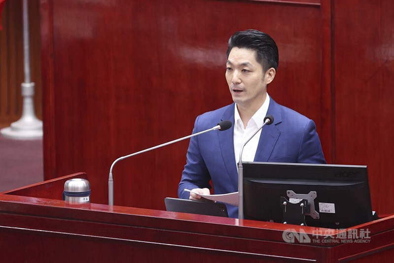 Mayor Chiang Wan-an delivers his policy address in Taipei on Wednesday. CNA photo Oct. 29, 2025