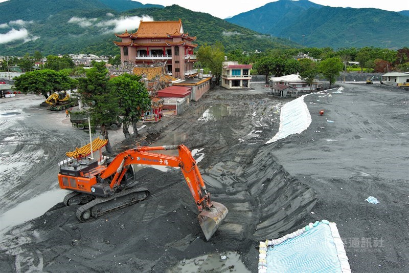 Quangfu Township, Hualien County, on Oct. 19, following flooding caused by the overflow of Matai’an Barrier Lake in late September. CNA file photo