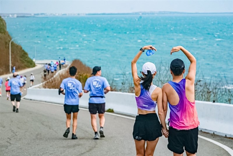 Penghu Cross-Island Marathon. Photo courtesy of Penghu National Scenic Area Headquarters.