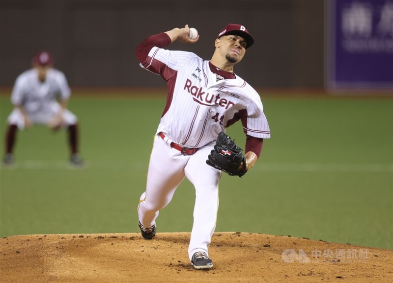 Rakuten Monkeys pitcher Pedro Fernandez. CNA file photo