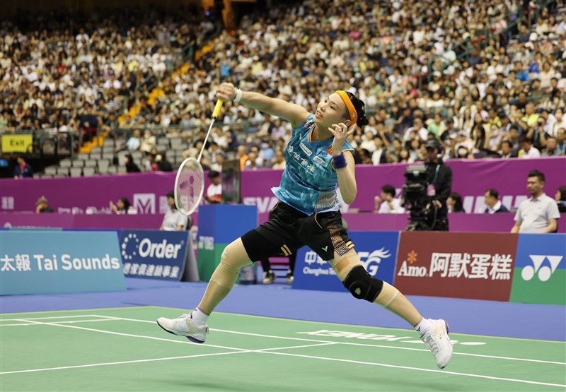 Tai lunges for the shuttle at the YONEX Taipei Open 2024. Photo taken from Tai’s Facebook