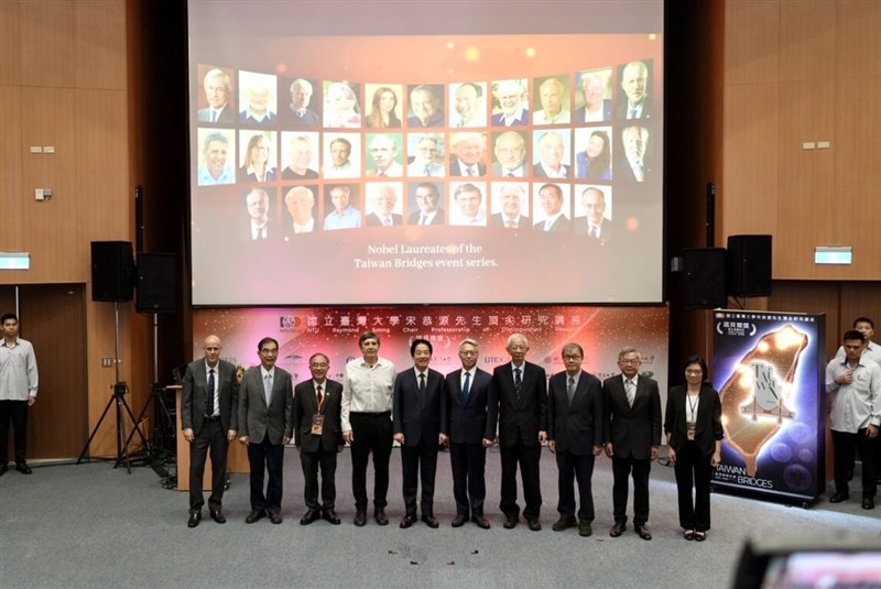 President Lai Ching-te (fifth left) presides over the launch ceremony for the Taiwan Bridges Initiative at National Taiwan University on Monday. CNA photo Nov. 10, 2025