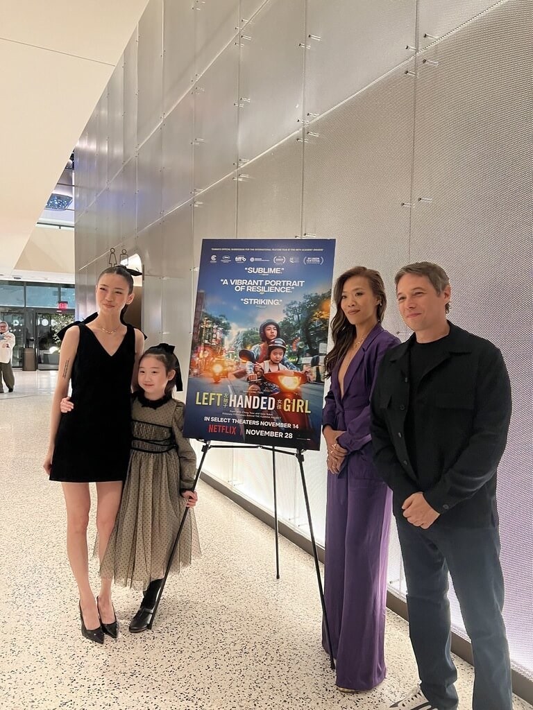 From left to right: Ma Shih-yuan, Nina Ye, Tsou Shih-ching and Sean Baker pose together in front of a poster of "Left-Handed Girl" in an event in the United States to promote the movie. Photo courtesy of Light Year Images