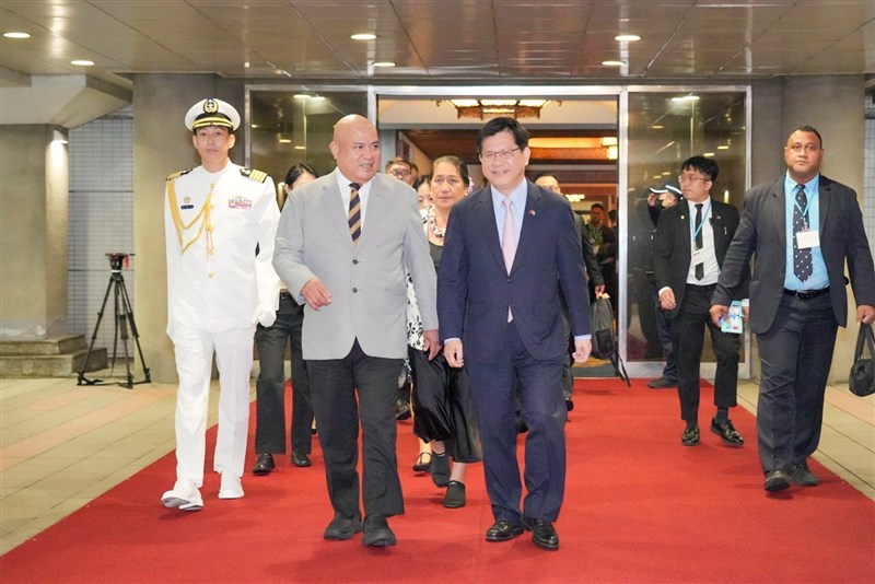 Foreign Minister Lin Chia-lung (front, right) receives visiting Tuvalu Prime Minister Feleti Teo (front, left) in Taiwan on Monday. Photo courtesy of MOFA